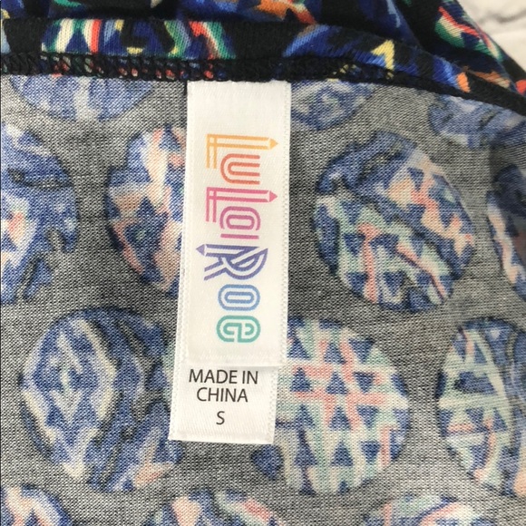 LulaRoe Classic T - SMALL - Picture 6 of 6
